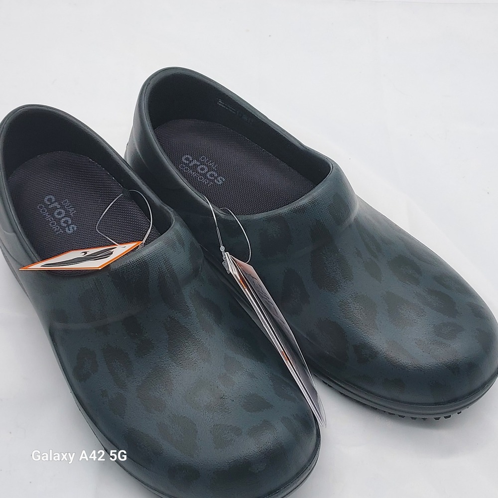 Crocs Neria Pro II Graphic Clog W Black Leopard Print Slip Resistant Women's 4